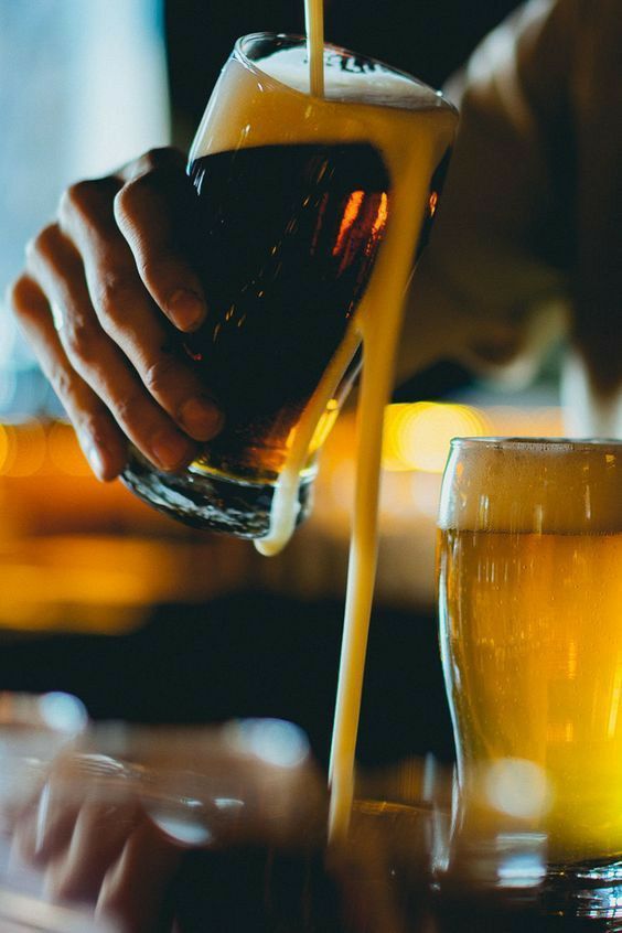 Dark ale pour